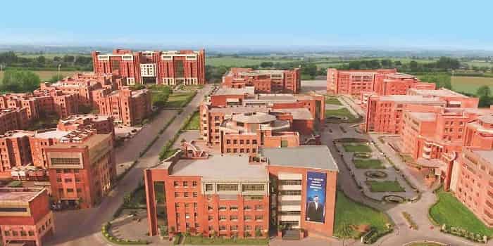 Amity-School-of-Engineering-and-Technology-Noida