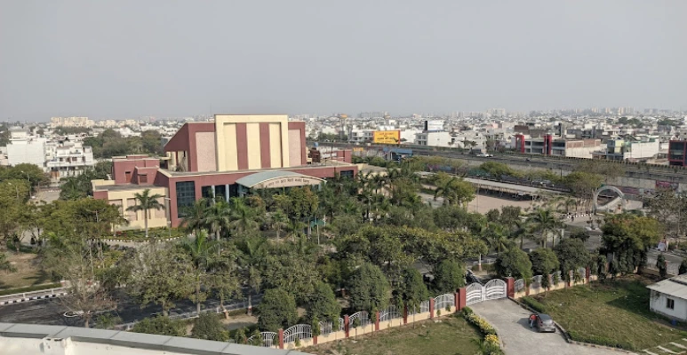 Babasaheb Bhimrao Ambedakar University Outside