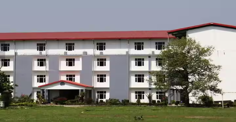 Himalayiya University Dehradun Outside