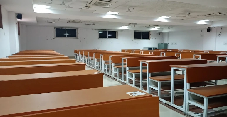 Khwaja Moinuddin Chishti Language University Classroom