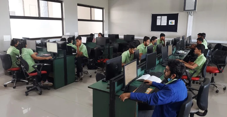 Marwadi University Computer Lab