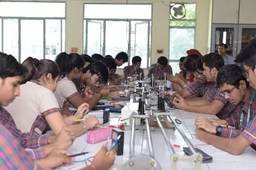 Shaheed-Rajpal-DAV-Public-School-Dayanand-Vihar-Lab