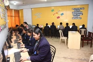 St-Thomas-School-Faridabad-computer-lab